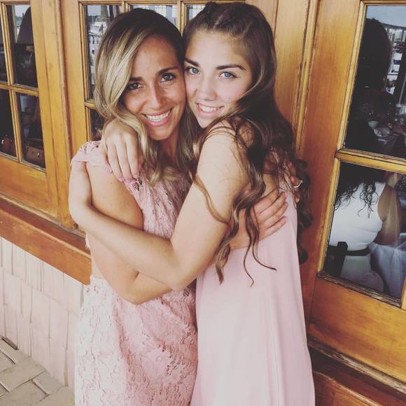 Meet your Posher, Nicole - Picture 1 of 1